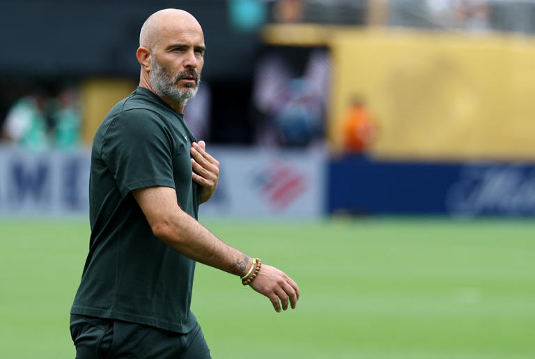 Ian Wright Predicts Chelsea Defeat as Carragher Backs Blues Against Brighton