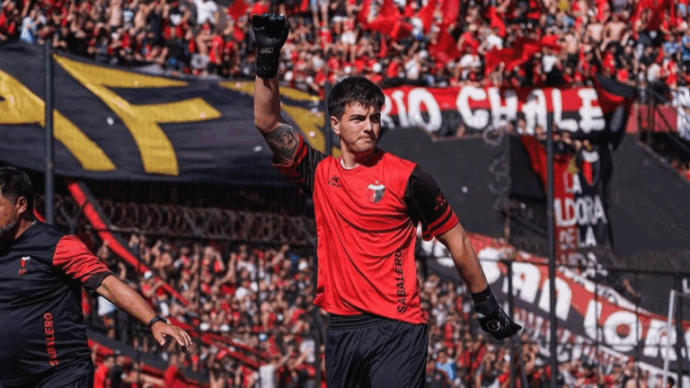 San Telmo goalkeeper scored stunning goal from his net.