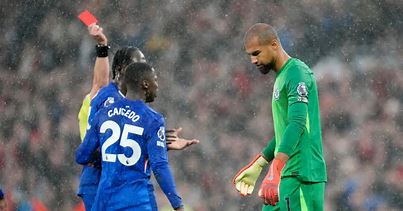 Four Minutes, One Red: Chelsea Keeper Sets New Premier League Record – For the Wrong Reason